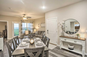 4 Mi to Silver Dollar City Chic Branson Retreat!